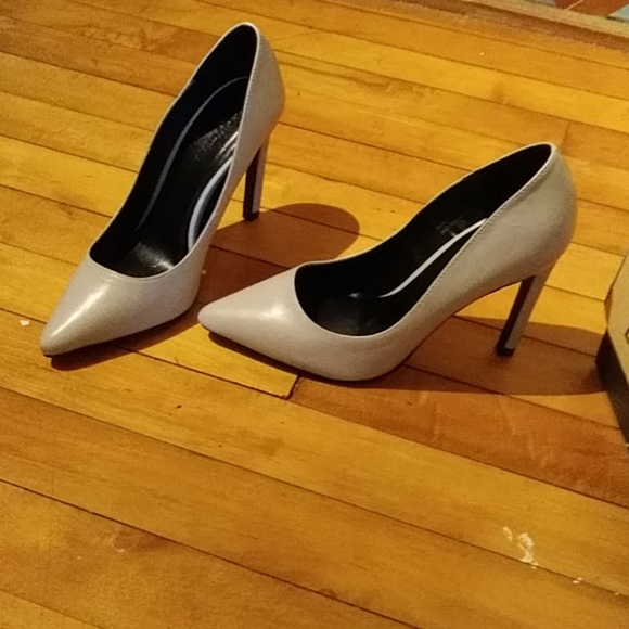 NIB Genuine Leather Pointy Toe Pump - Picture 7 of 7